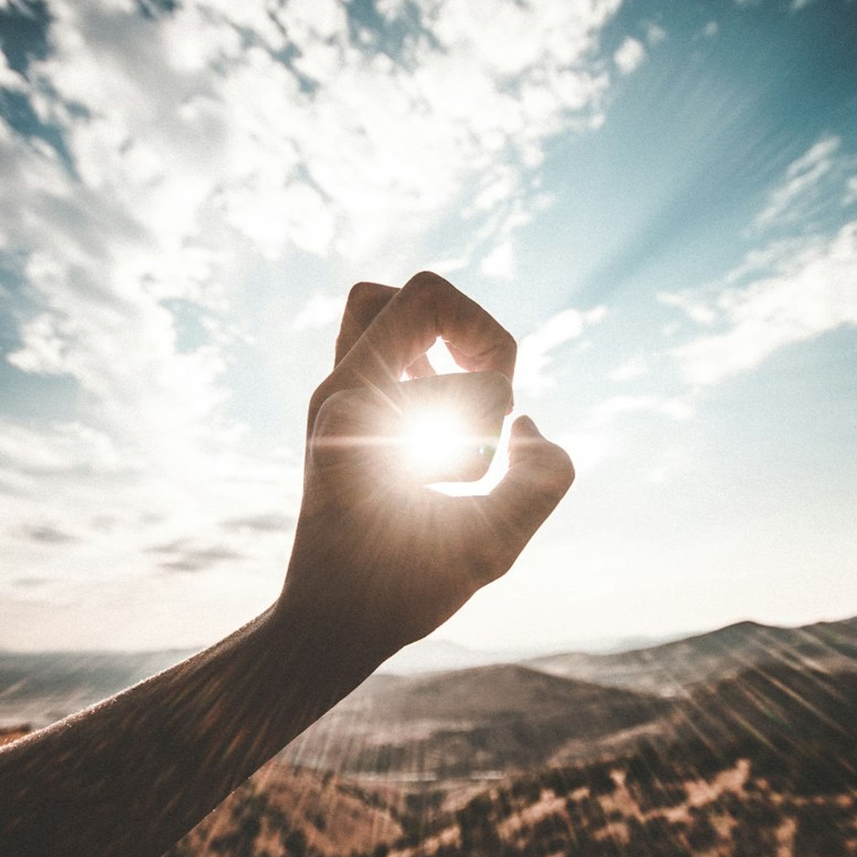Sun hand